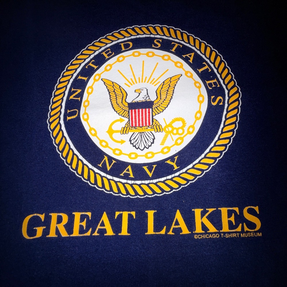 Gildan Tee Men L Navy Blue Good‎ US Navy Great Lakes Graphic Tee